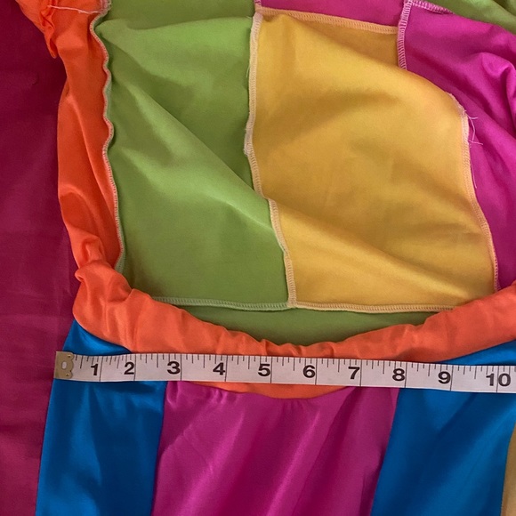 Color Blocked Bodycon Dress - Picture 3 of 6